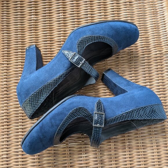 A2 by Aerosoles Navy Suede Mary Jane Pumps Size 9.5 EUC Comfortable Heels - Picture 3 of 12
